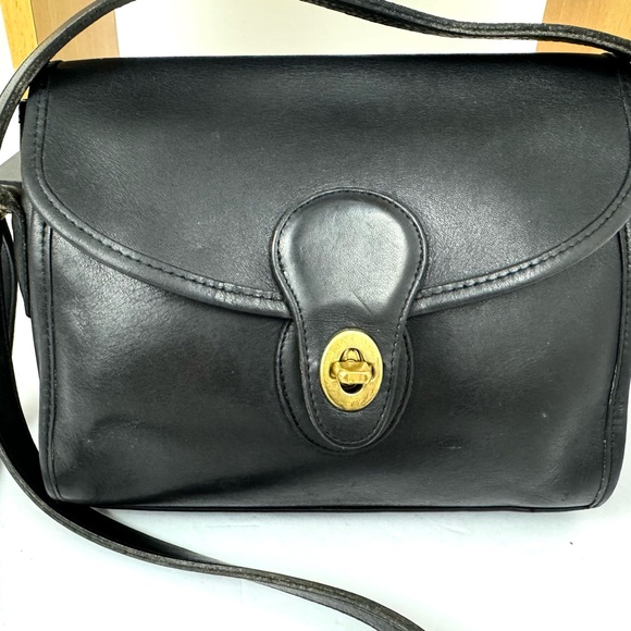 Vintage Coach Devon Classic Black Leather Crossbody Purse Please Read Listing - Picture 6 of 13